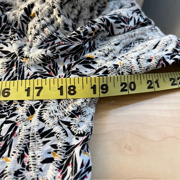 Solitaire Embroidered Top - Picture 5 of 8